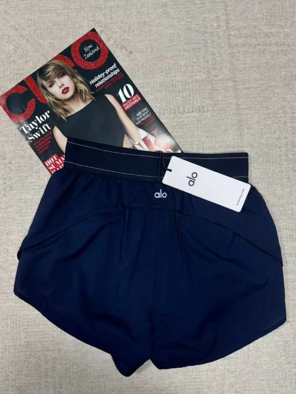 ☀️ Alo Summer Must-Have Sports Shorts Navy Blue Comfortable and Versatile
